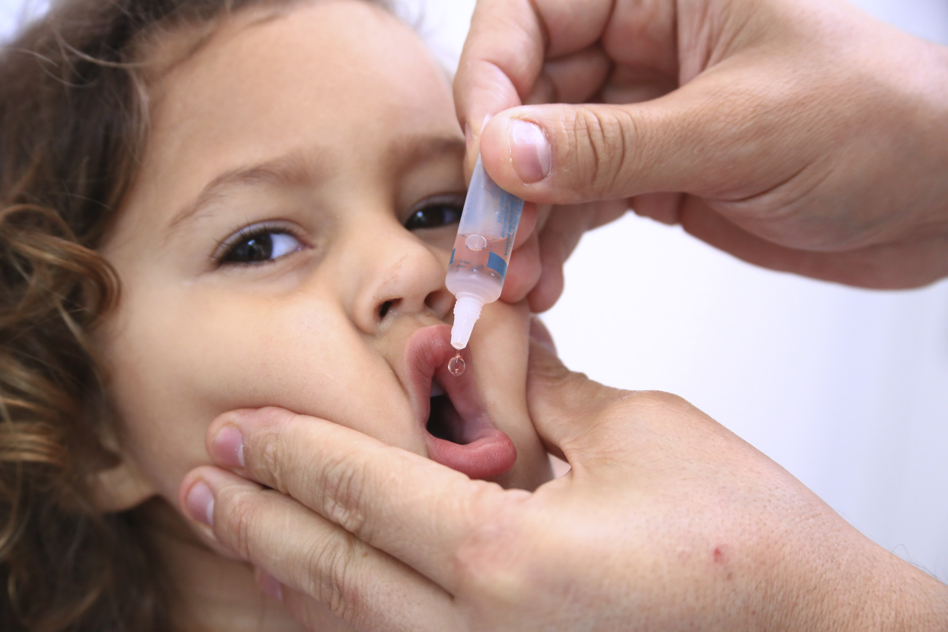Campanha Nacional de Vacinação contra a Poliomielite vai até segunda-feira