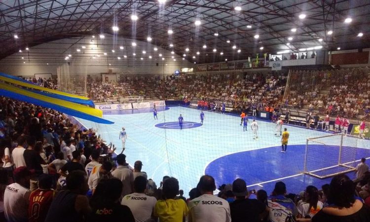 Umuarama Futsal mede forças com Foz Cataratas  por uma vaga na final