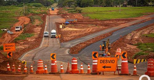 Pavimentação da Estrada Boiadeira avança no trecho entre Umuarama e Porto Camargo