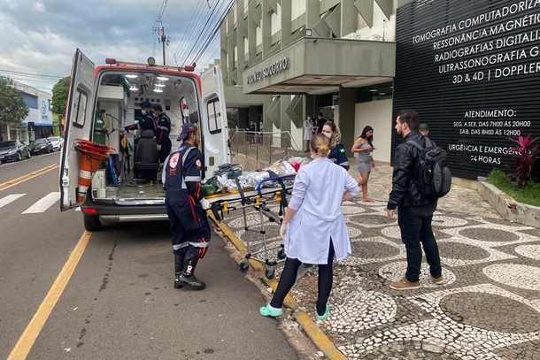 Mulher baleada em Umuarama passa por cirurgia e já se recupera na enfermaria